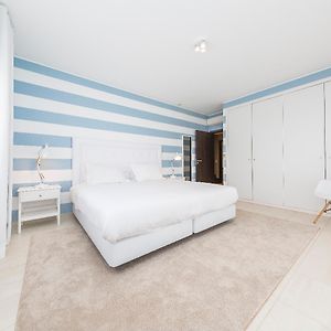 Appartement de Luxe à 2 Chambres à Coucher